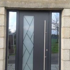 Porte d'entrée semi-vitrée en alu cover