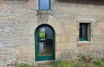 Porte d'entrée vitrée alu / bois
